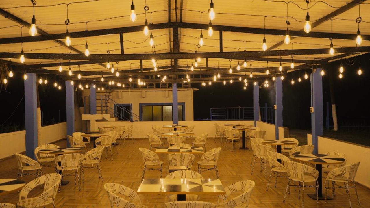 Santorini Vasai Resort Bagian luar foto